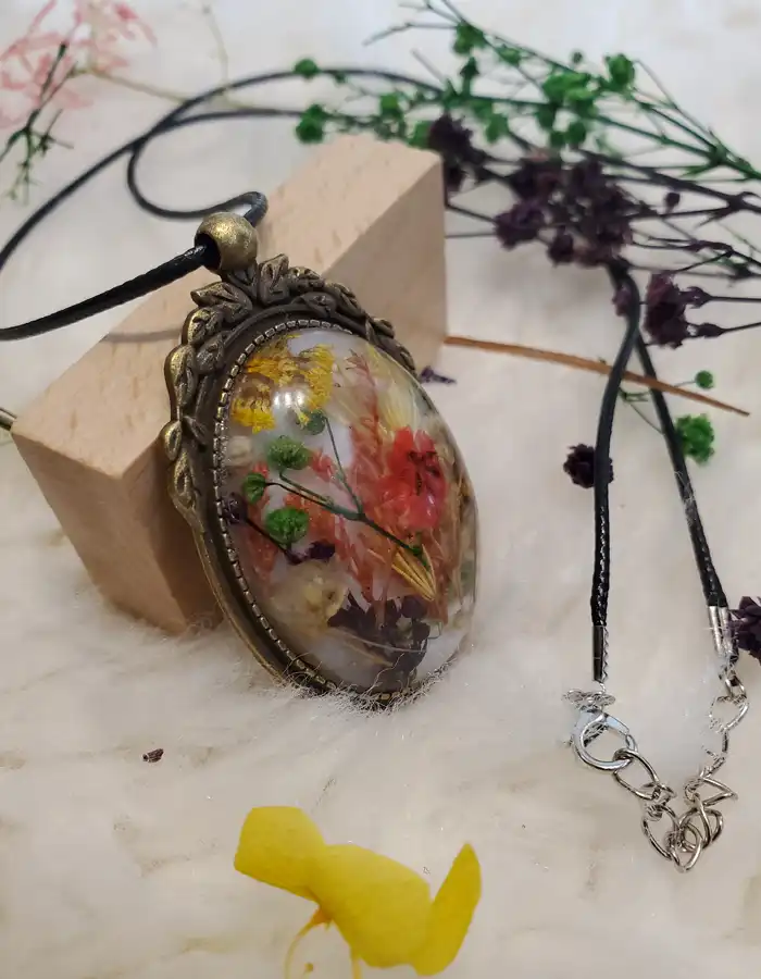 Antiquated-Resin-Pendant-Botanic-Reverie-006