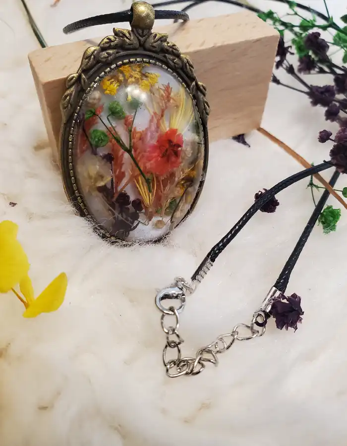 Antiquated-Resin-Pendant-Botanic-Reverie-007