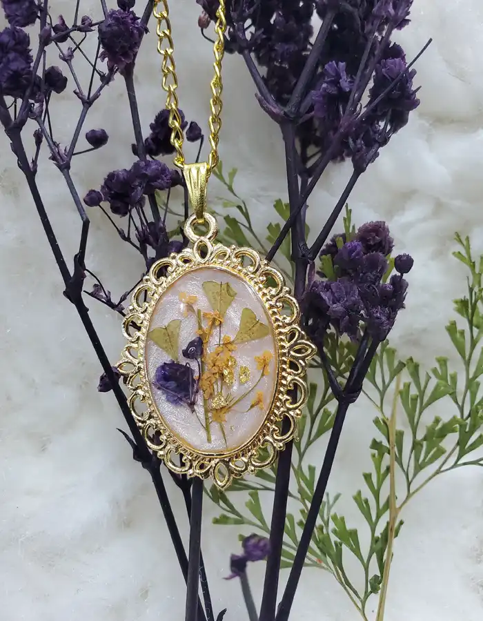 Babys-Breath-Resin-Pendant-Pressed-Whispers-02