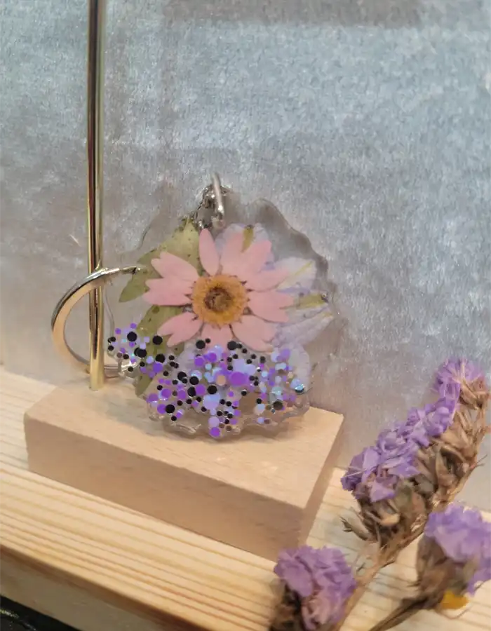 Handmade Resin Made Keychain - Garden Glimmer 002 Handmade Resin Made Keychain - Garden Glimmer
