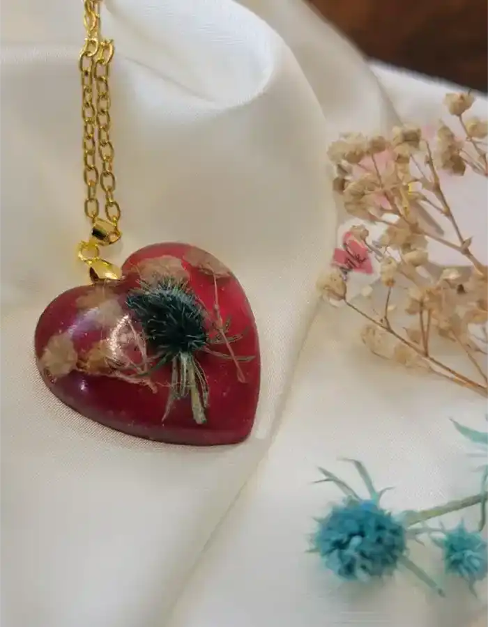 Handmade-Resin-Pendant-Floral-Emblems-01-1