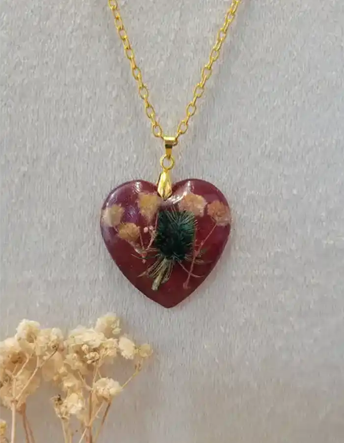 Handmade-Resin-Pendant-Floral-Emblems-05-1