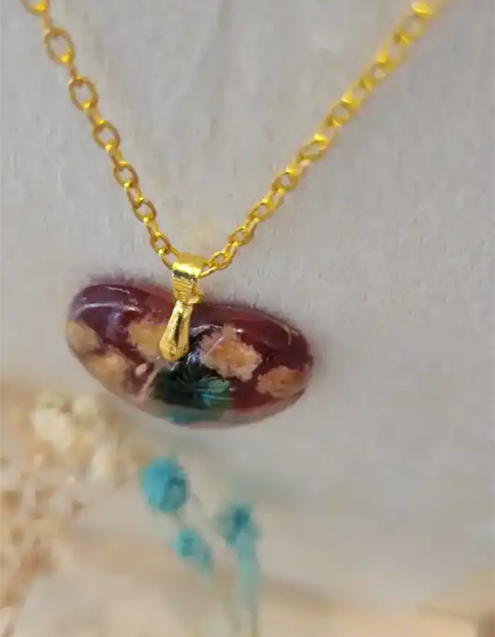 Handmade-Resin-Pendant-Floral-Emblems-06-1