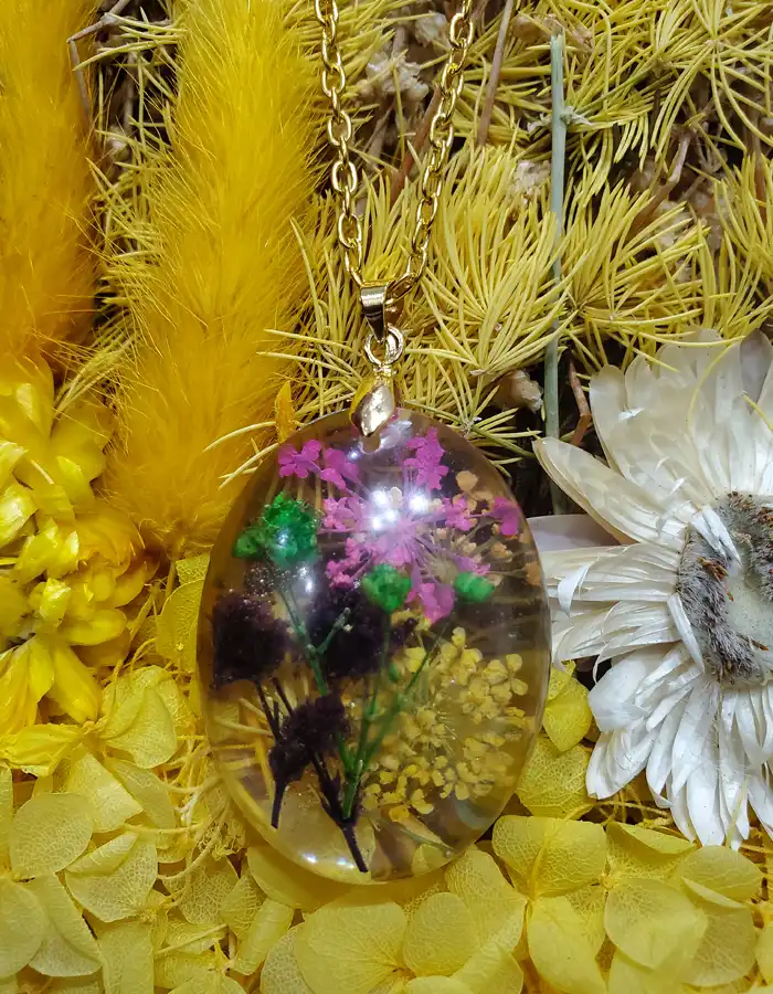 Handmade-Resin-Pendant-Garden-Prism-02