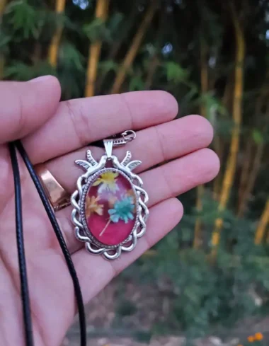 Naghma‑e‑Bahaar Red Floral Pendant