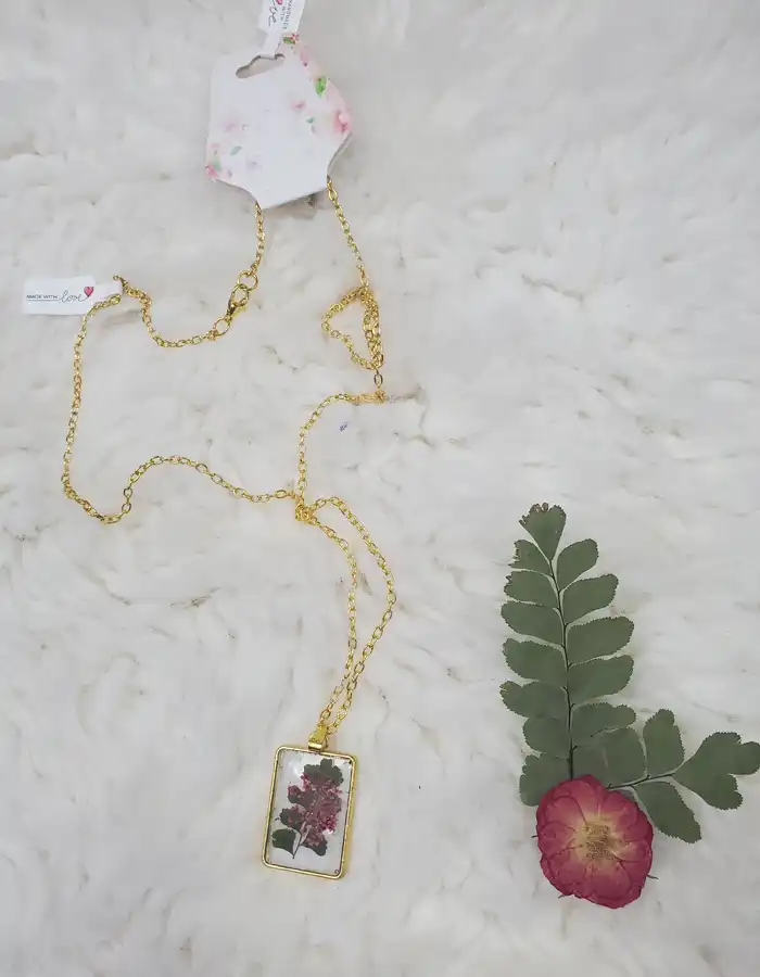 Real-Pressed-Flowers-Rectangle-Necklace-Apple-Red-01