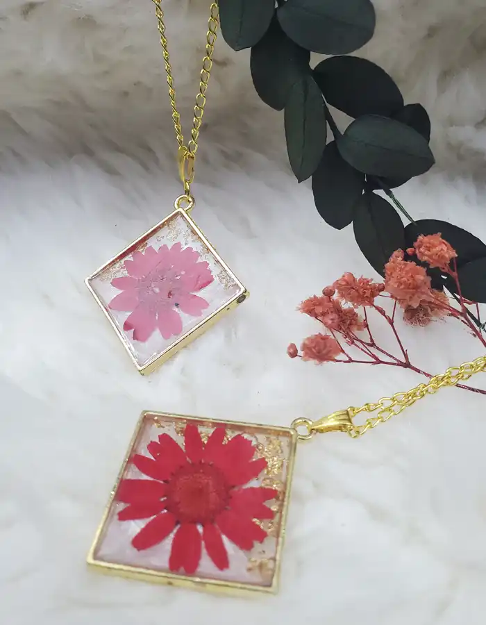 Resin-Art-Floral-Pendant-Poetic-02