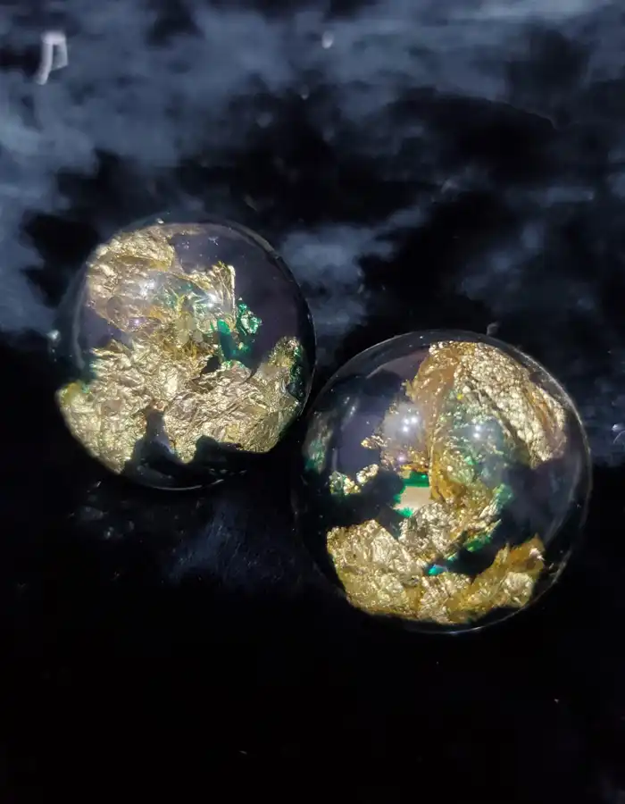 Resin-Filled-Gold-Foil-Round-Earrings-04