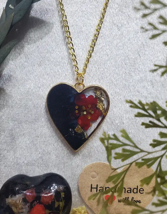 Resin-Pendant-Heart-of-Emberflora-04