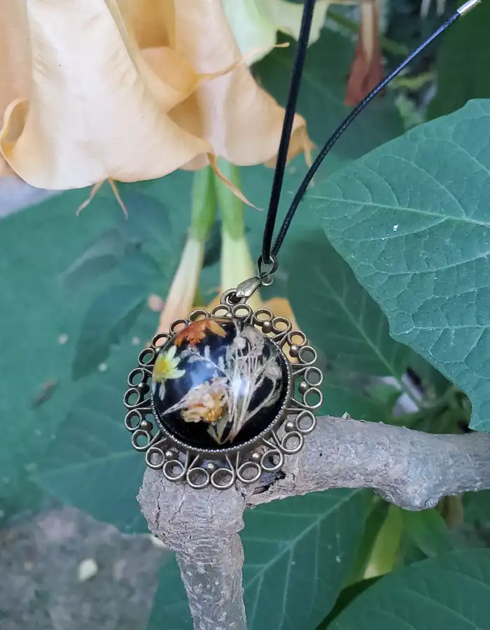 Resin Pendant - OrnateFlare 002