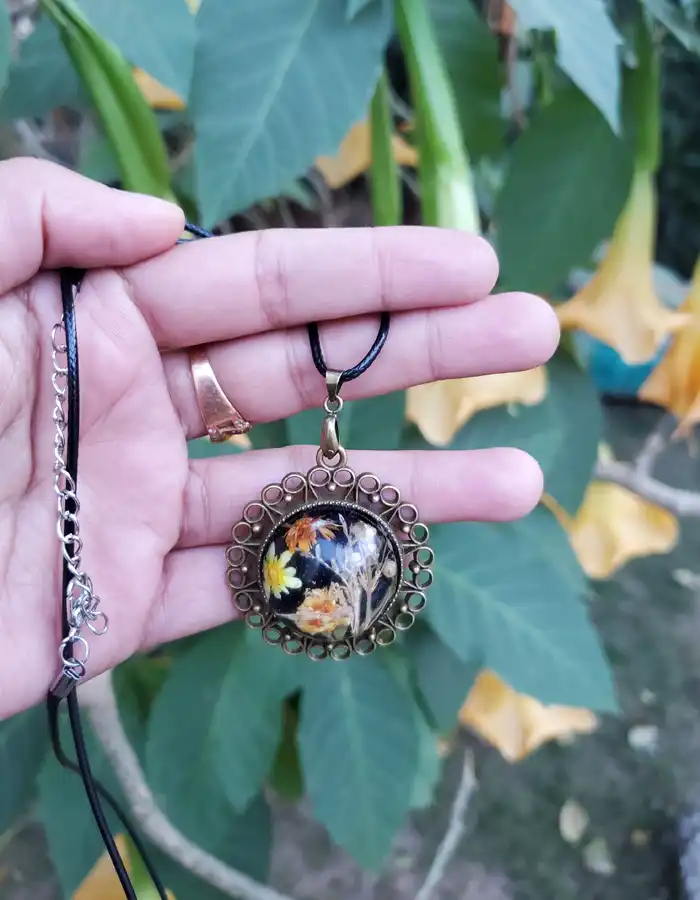 Resin Pendant - OrnateFlare 003