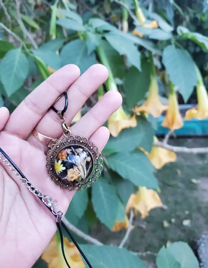 Resin Pendant - OrnateFlare 005