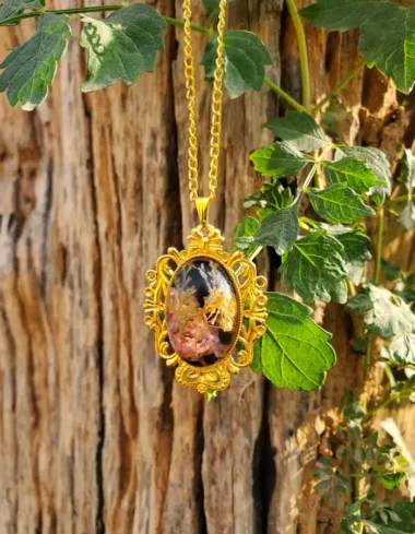 Resin Pendant - Whimsy Ward