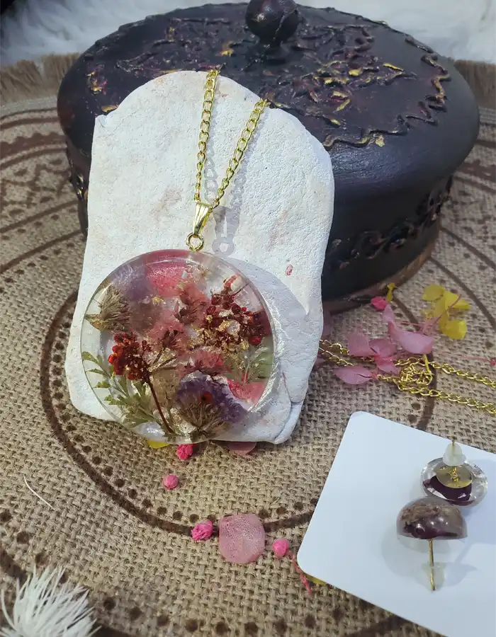 Funparey Botanical Resin Jewelry Set – Garden Glow Pendant & Earrings 251213003