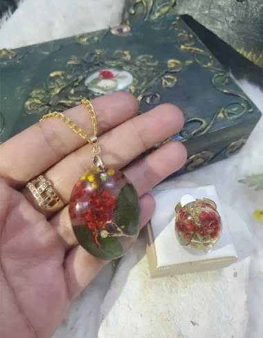 Resin Pendant & Ring Set – Red Leaf Vault