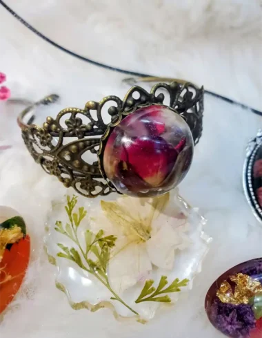 Hand Crafted Resin Ring - Rose Vault