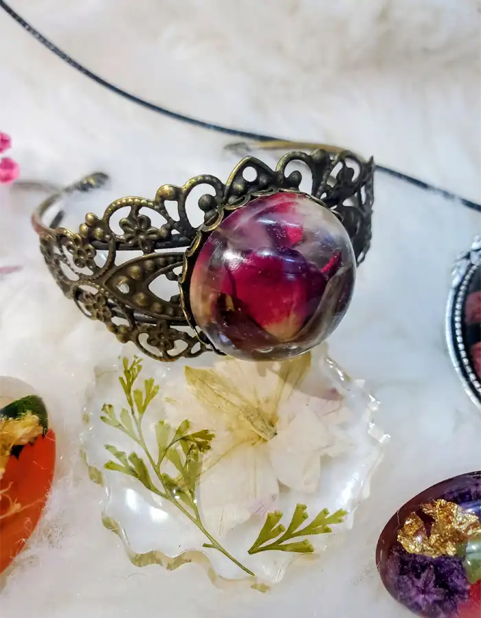 Hand Crafted Resin Ring - Rose Vault 001 Hand Crafted Resin Ring - Rose Vault