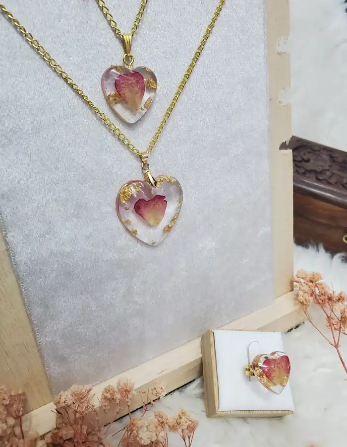 Resin Made Jewellery Set - Pendants & Ring 001