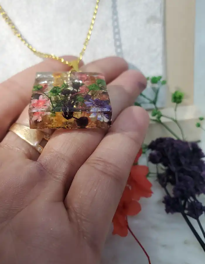 Square Resin Pendant - BlushNest 004