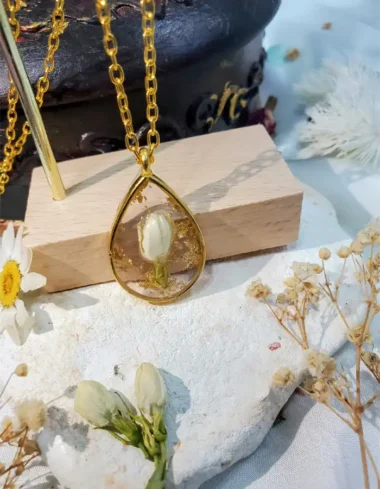 Handmade Resin Pendant – Golden Teardrop