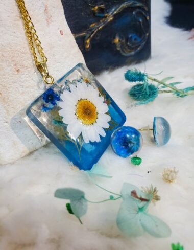 Do-Rukh-e-Gul Pendant and Earrings Set