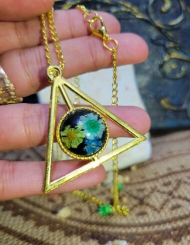 Gul-e-Nuqta-e-Nazr Pendant