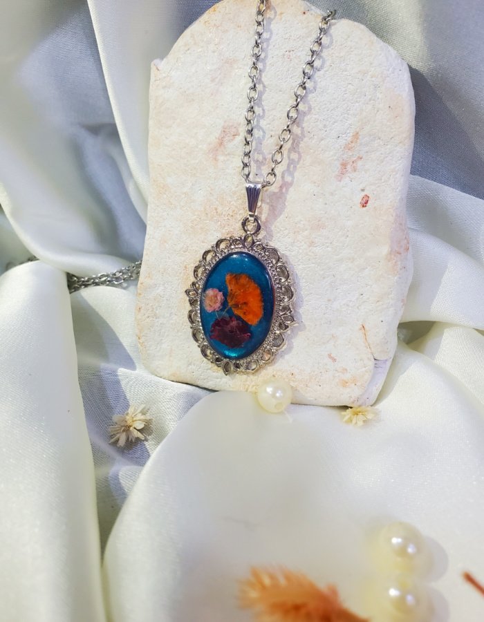Raaz-e-Neel-o-Gul-Pendant-2