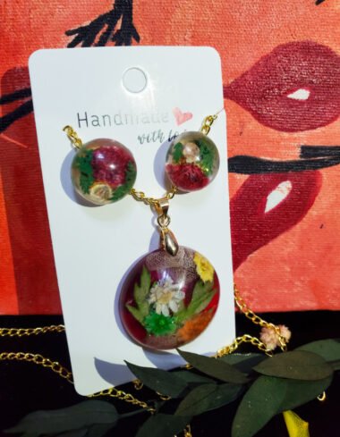 Raqs-e-Gulbasta Pendant and Earrings Set