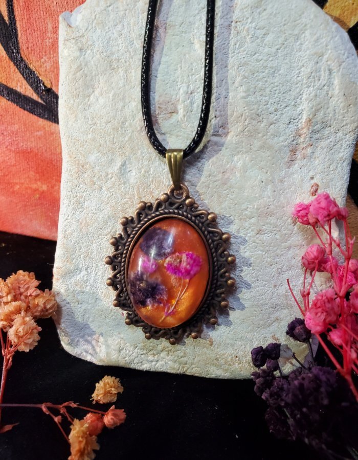 Raqs-e-Shaam-o-Gul-Pendant-1