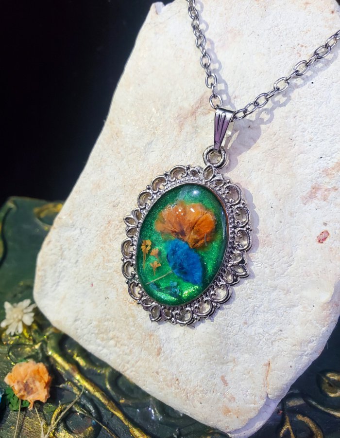 Sabz-Gulnaar-Pendant-2
