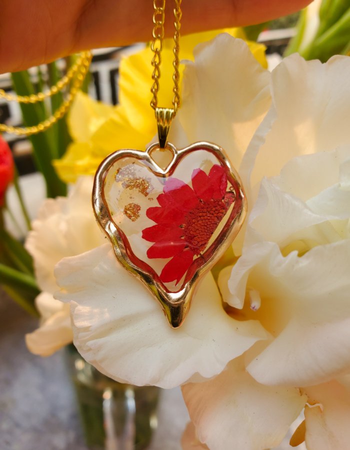 Crimson-Devotion-Pendant-7