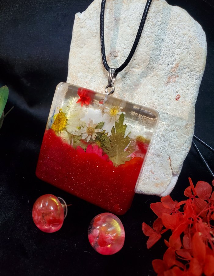 Do-Rukh-e-Gul-e-Aarzoo-Pendant-2