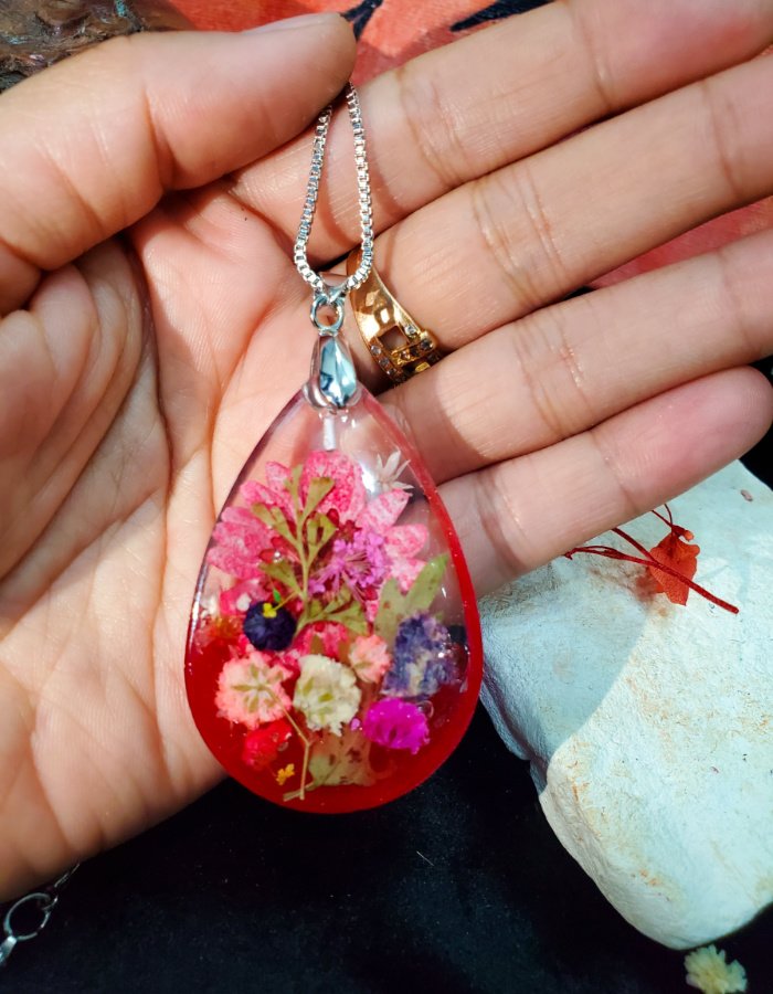 Do-Rukh-e-Gulshan-Pendant-2