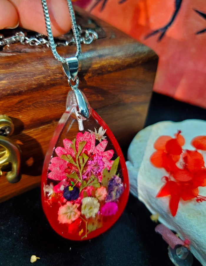 Do-Rukh-e-Gulshan-Pendant-3