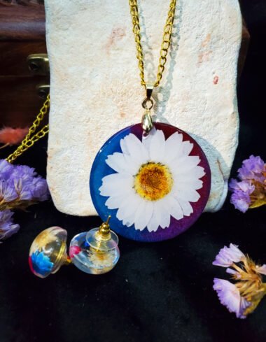 Gul-e-Banafsha Pendant and Earrings Set