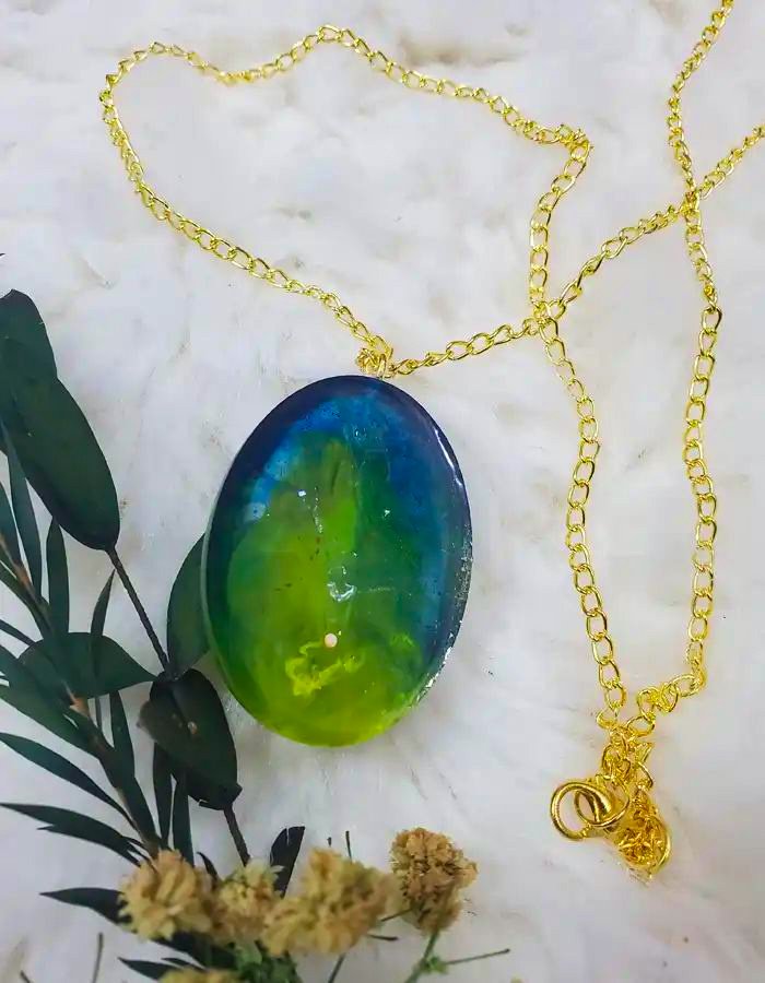 Baltic-Ocean-Oval-Resin-Pendant-02