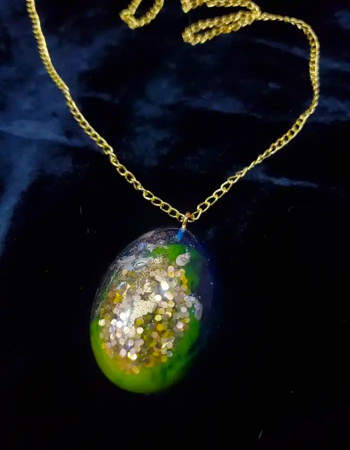 Baltic-Ocean-Oval-Resin-Pendant-04