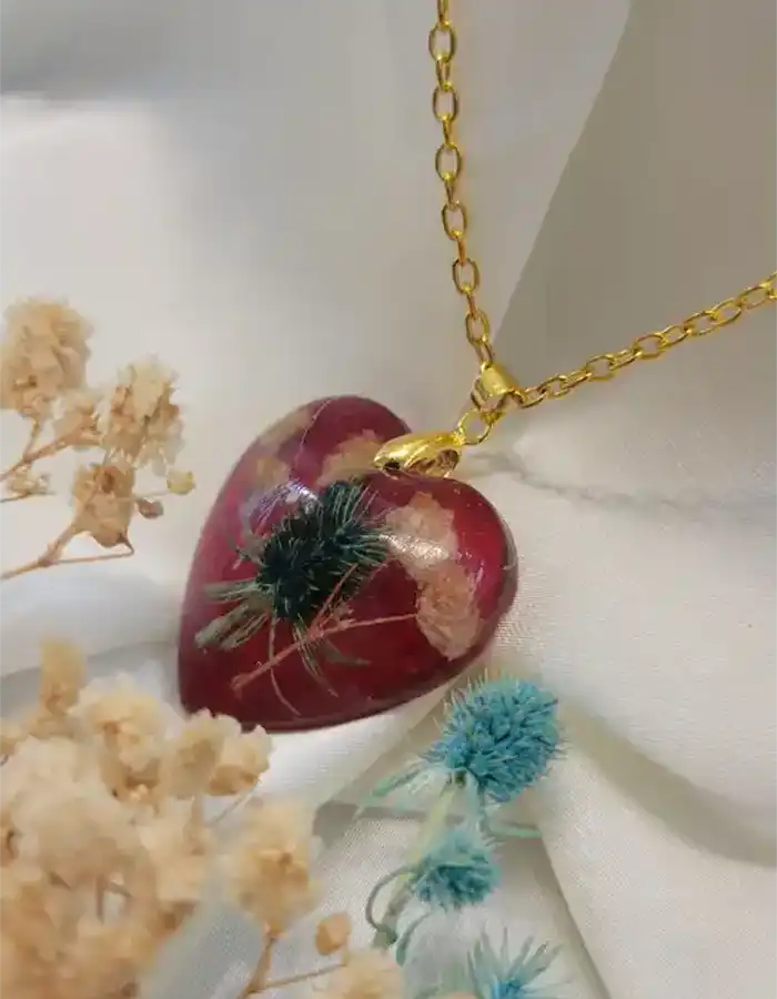 Handmade-Resin-Pendant-Floral-Emblems-03-1