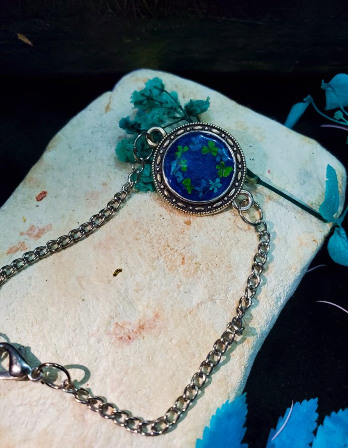 Midnight-Clover-Floral-Bracelet-1