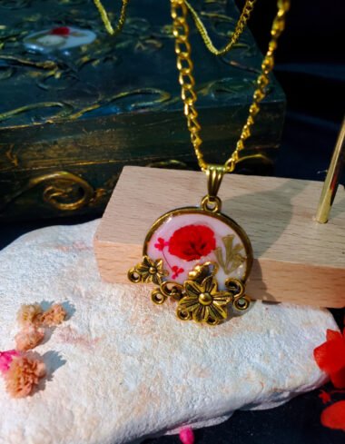 Nazm-e-Crimson Pendant