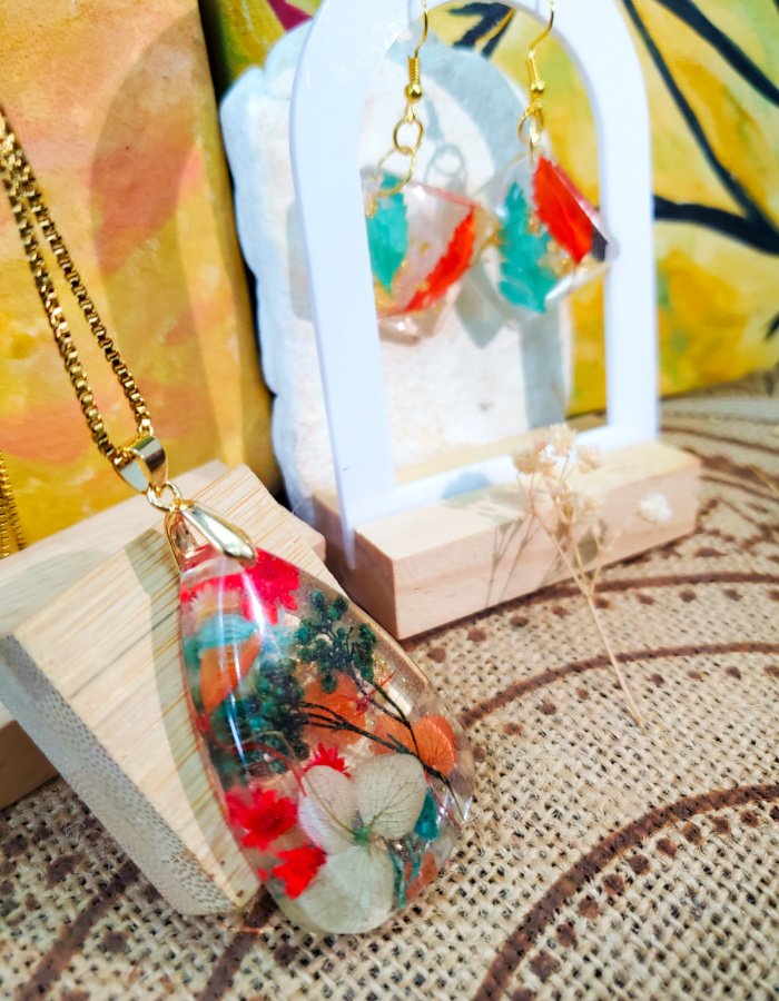 Nigar-e-Husn-Pendant-and-Earrings-Set-2