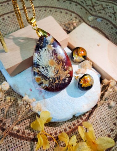 Sham-e-Wafa Pendant and Earrings Set