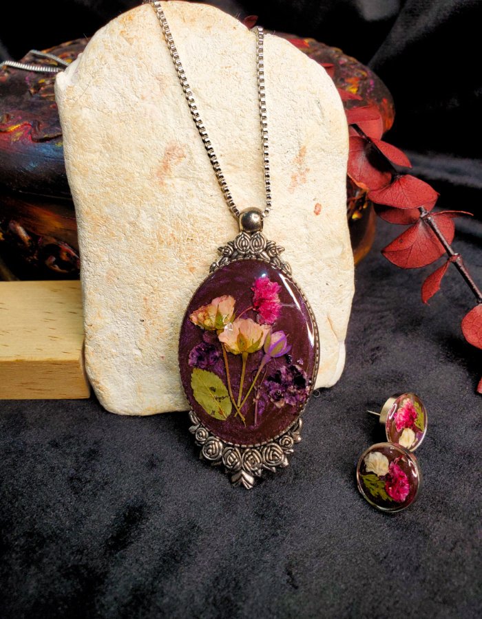 Gul-e-Shaheen Pendant and Earrings Set 2