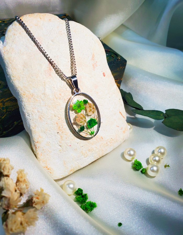 Sabz-e-Naghma Floral Pendant 2