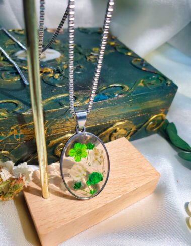 Sabz-e-Naghma Floral Pendant
