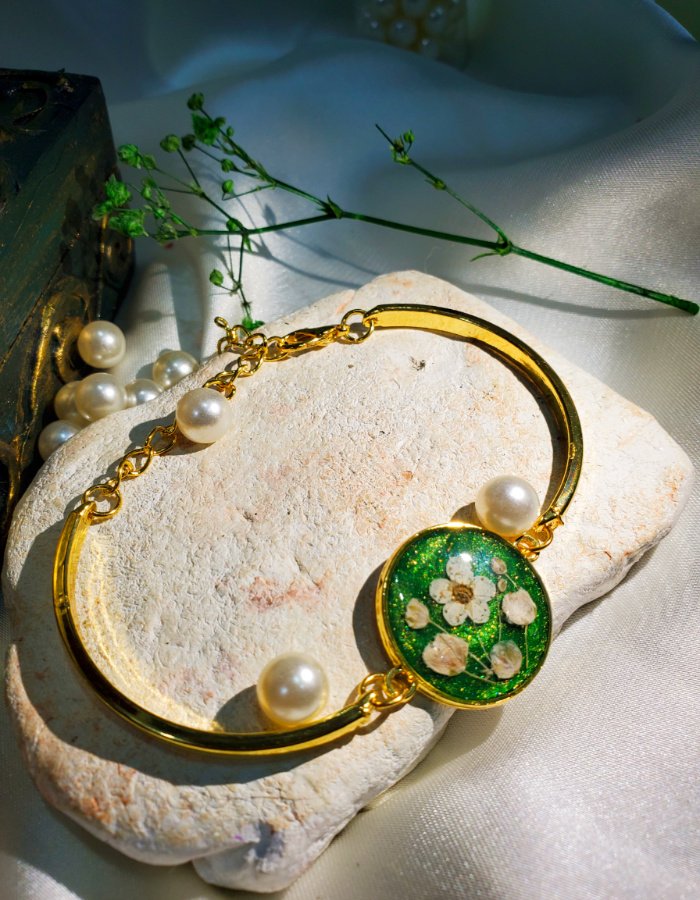 Sabz-e-Ruh Floral Bracelet 2