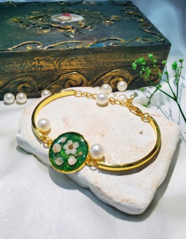 Sabz-e-Ruh Floral Bracelet