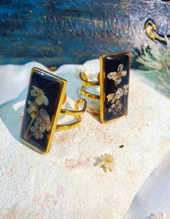 BCH0RJEPR0476 4 Gul-e-Khaamosh Black Floral Ring – handmade resin flower ring, view 6