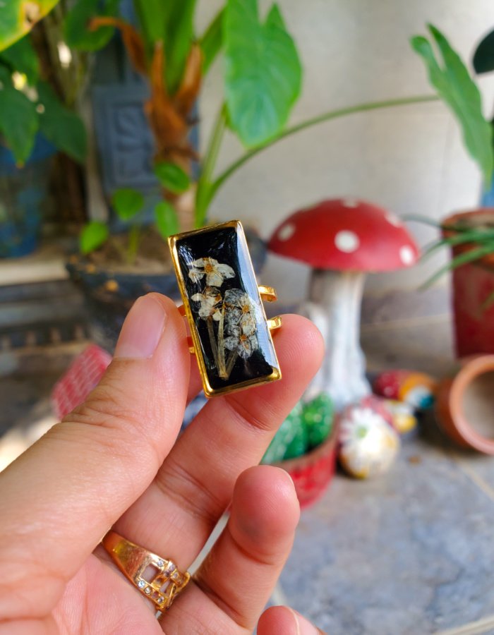 BCH0RJEPR0476 6 Gul-e-Khaamosh Black Floral Ring – handmade resin flower ring, view 7