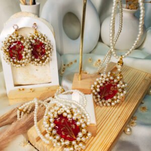 Zewar-e-ishq Red Floral Beaded Pendant, Earring and Bracelet Set with Yarrow Blooms – handmade resin jewelry set, view 6
